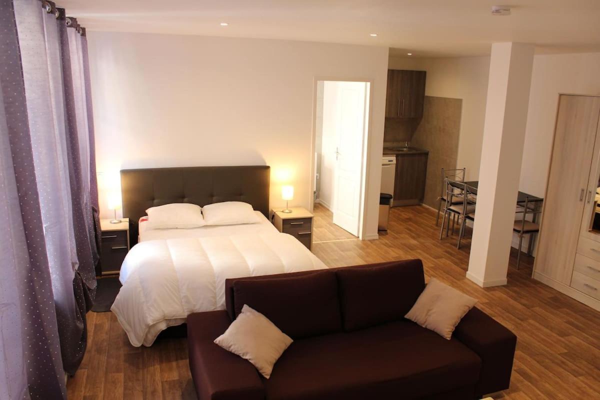 Le Napoleon Hotel ลุกซุยล์-เลส์-แบ็งส์ ภายนอก รูปภาพ