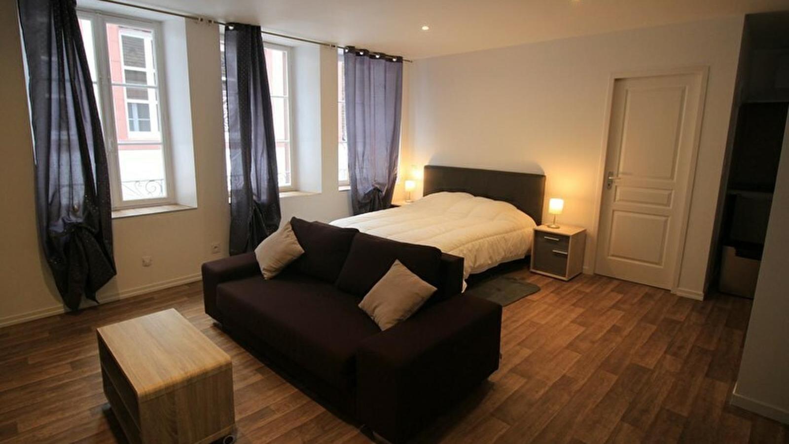 Le Napoleon Hotel ลุกซุยล์-เลส์-แบ็งส์ ภายนอก รูปภาพ