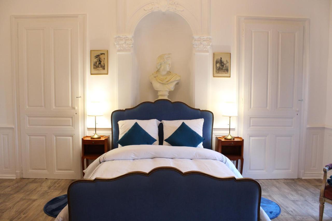 Le Napoleon Hotel ลุกซุยล์-เลส์-แบ็งส์ ภายนอก รูปภาพ